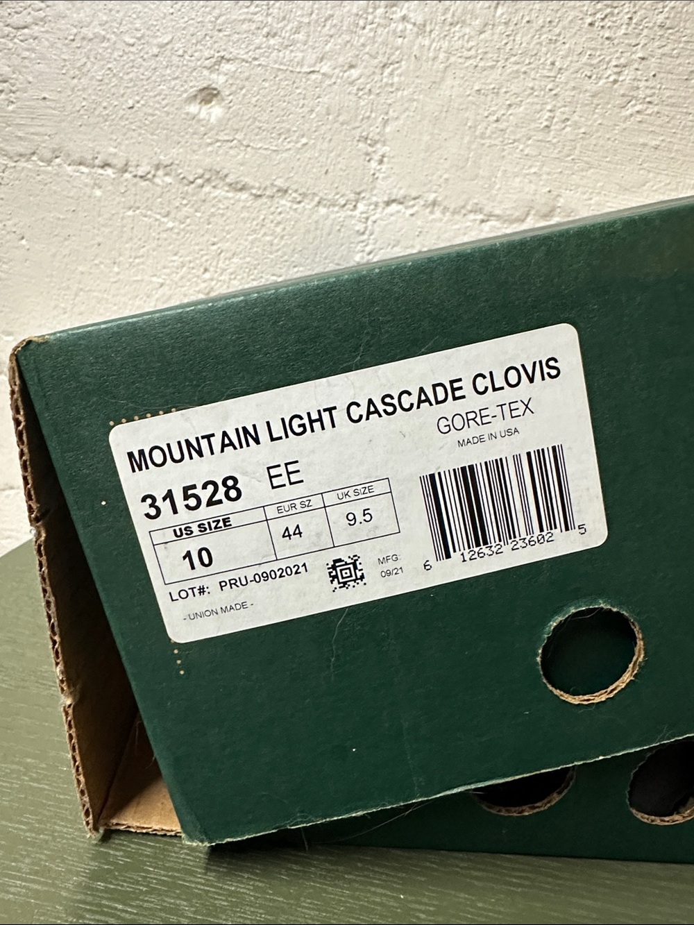Danner Mountain Light Cascade Clovis Leather Hiker Boots in Tan - Picture 7 of 7